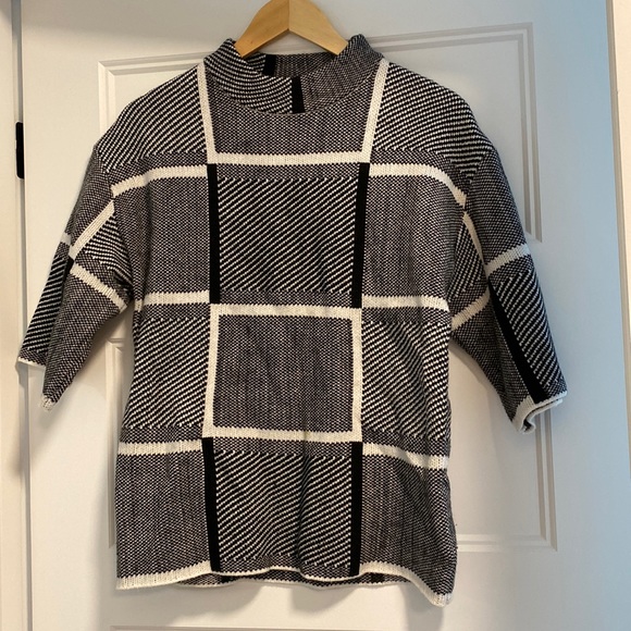 Black and white knit mock-neck sweater - Picture 1 of 3